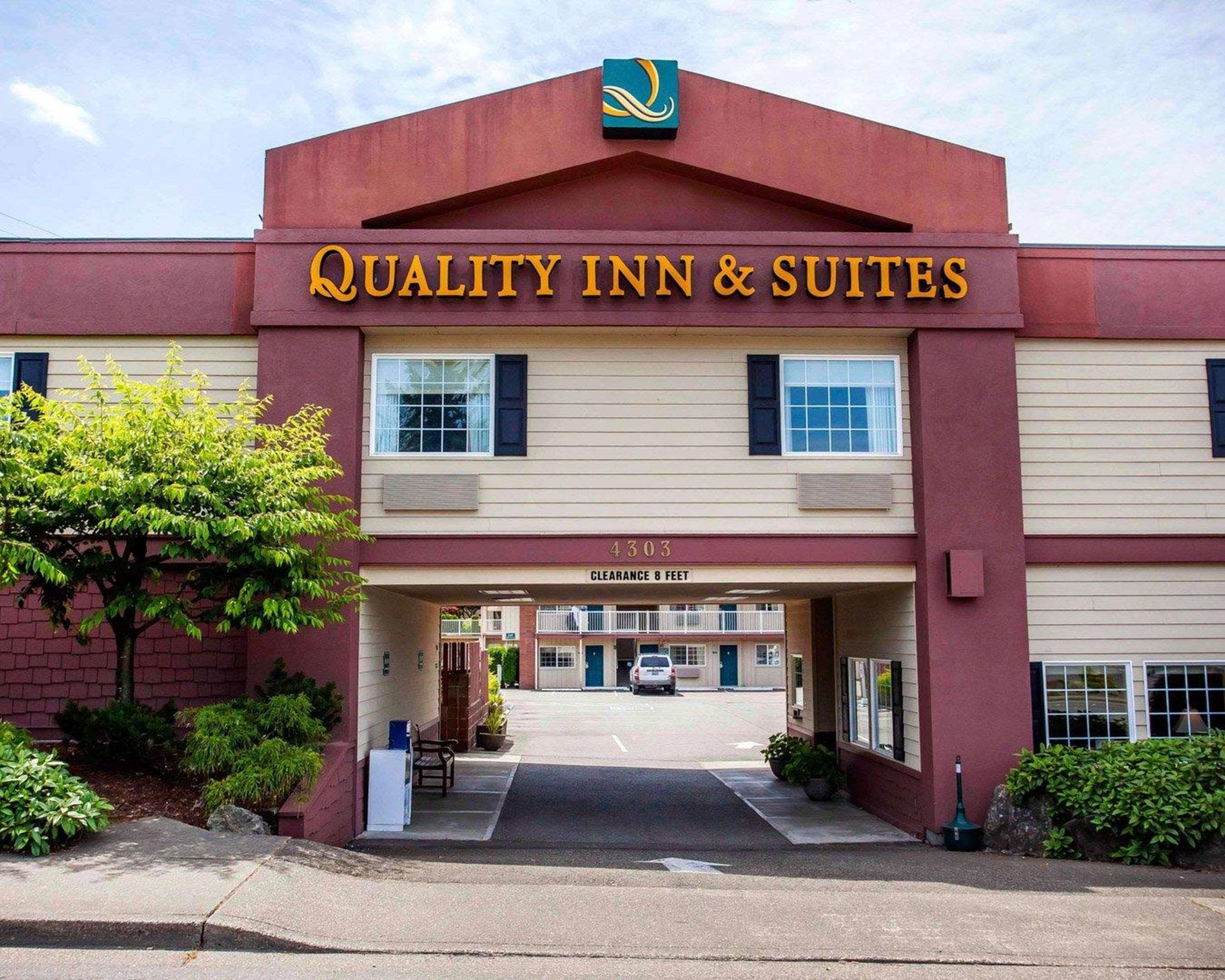Quality Inn & Suites Bremerton Near Naval Shipyard Екстер'єр фото